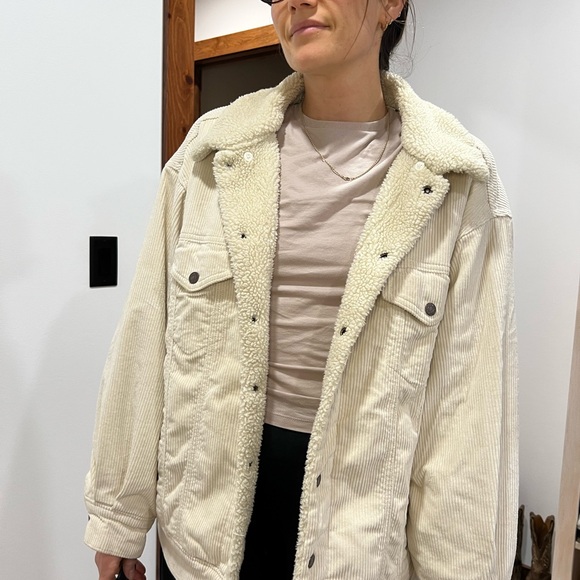 Levi's Cream Sherpa-Lined Corduroy Jacket - Picture 3 of 6
